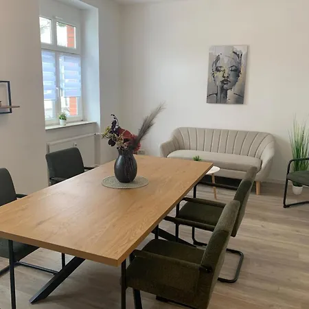 Grosse Moderne In Naehe Goitzschesee