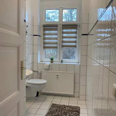 Grosse Moderne In Naehe Goitzschesee *