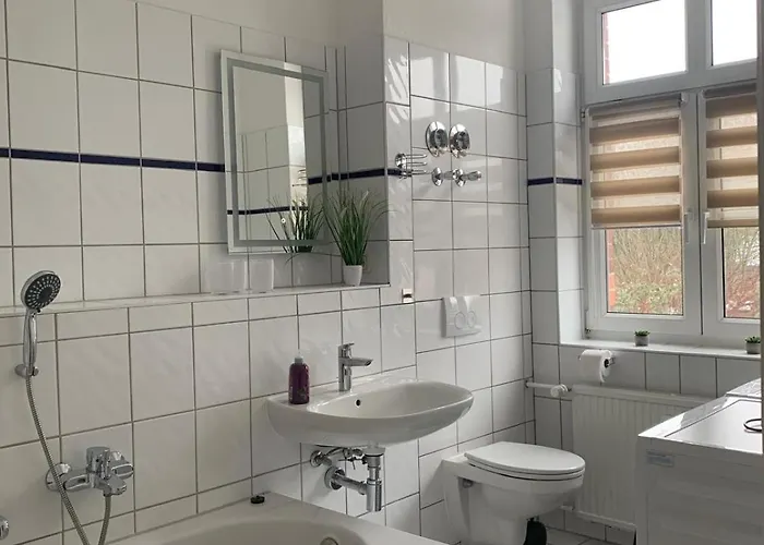 Grosse Moderne In Naehe Goitzschesee * Bitterfeld-Wolfen